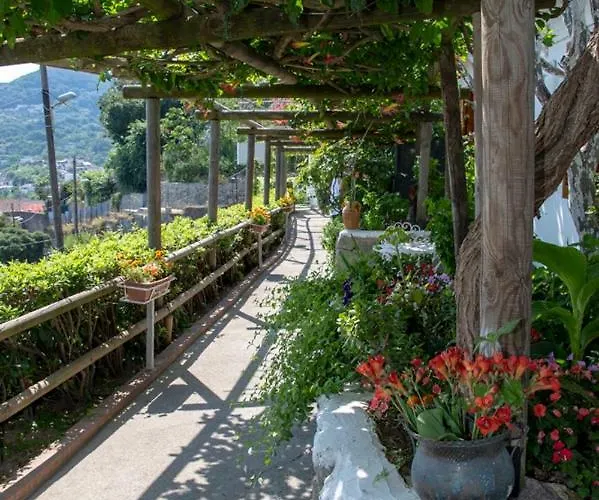 Coralba Affittacamere 4*